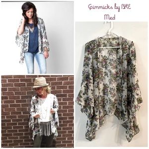 Gimmicks by BKE Flyaway Floral Cardigan sz Medium
